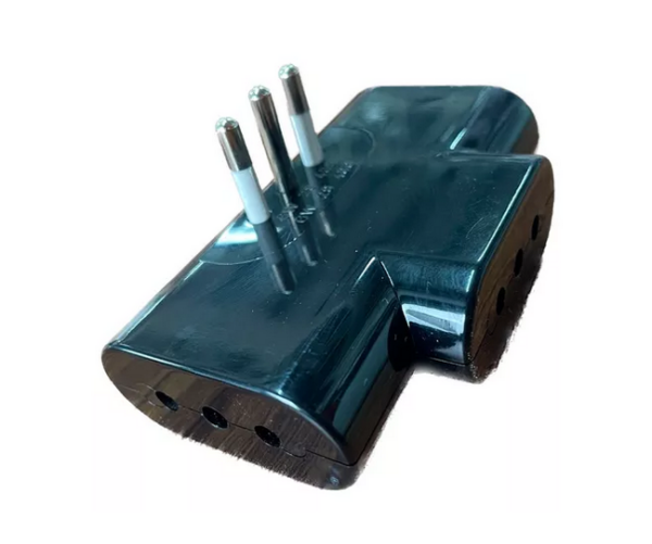 Adaptador Triple Plano GEWISS 2p+t 10 A Negro